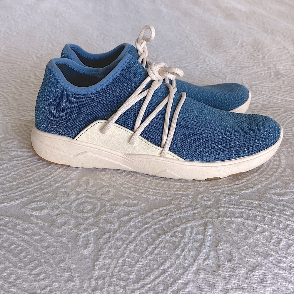 NWOT Vessi Footwear | Woman’s Athletic Shoe | Size 6